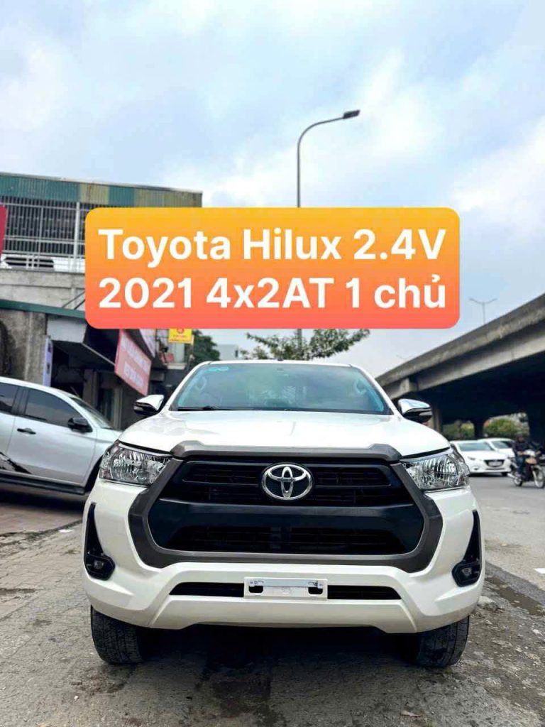 Toyota Hilux 2.4V 2021 4x2AT 1 chủ